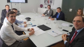 Reunión con empresas públicas 
