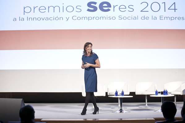 Ana Sáinz, Directora General de Fundación Seres da la bienvenida